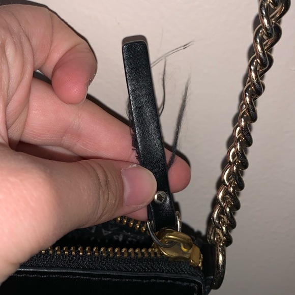 Black Kate Spade crossbody with bow - Picture 3 of 6